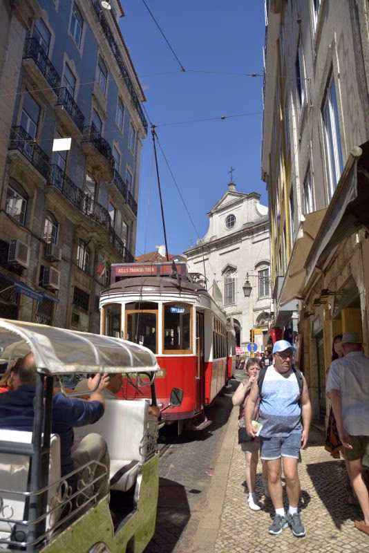 10 spectacular things to do in Lisbon Portugal.