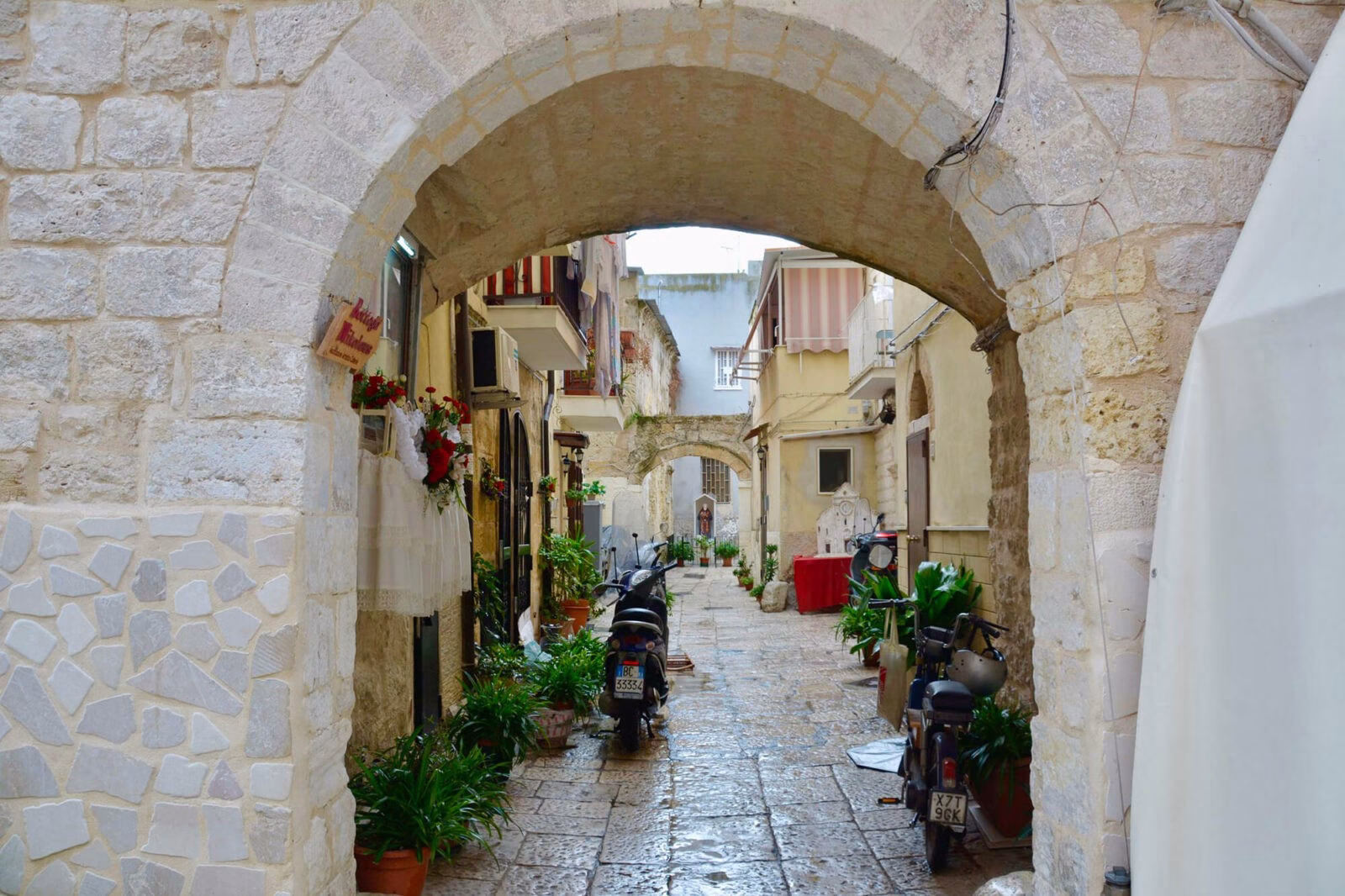 Best tips for adventurous travelers on things to see in Bari Italy – the regional capital of Puglia.