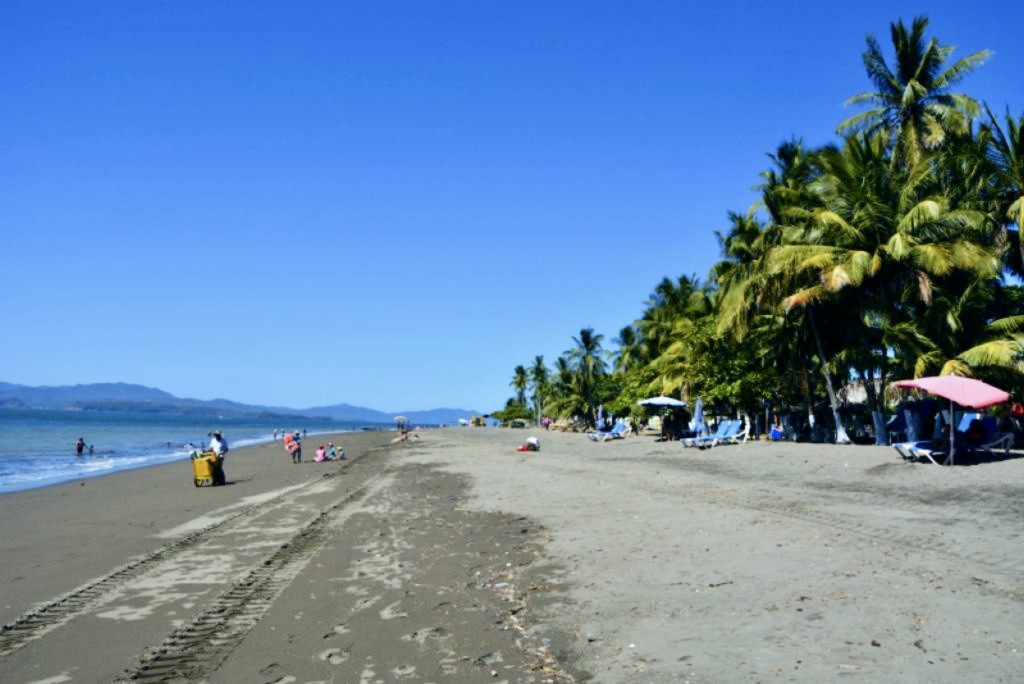 Puntarenas beach
