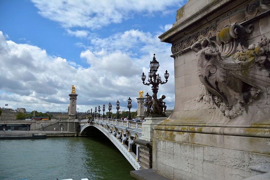 City of Love: A Comprehensive Paris Travel Guide