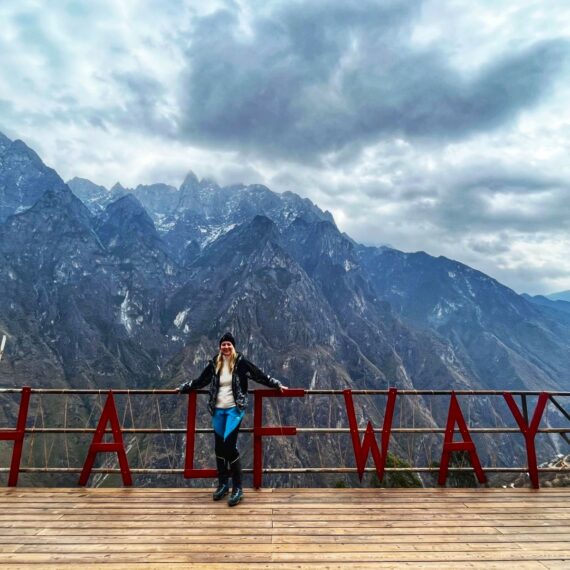 Complete guide on hiking Tiger Leaping Gorge – a gateway to the Tibetan plateau - freestyletraveling.com