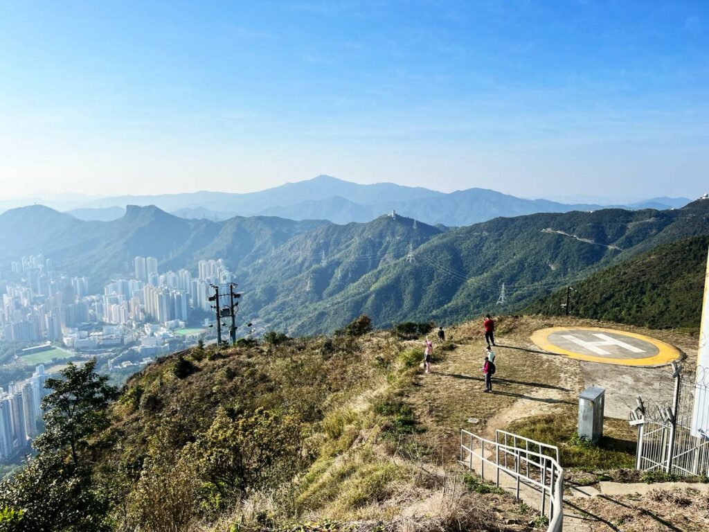 Scary trails – Hiking Kowloon Peak and Suicide Cliff over Hong Kong.