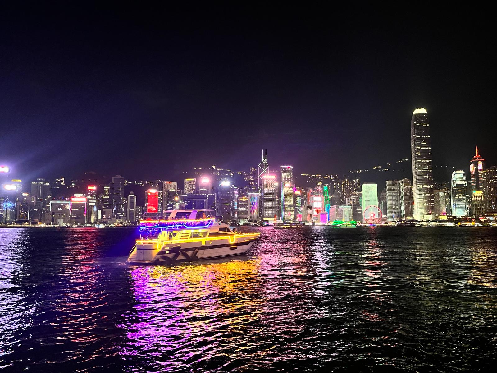 Best Hong Kong travel guide for first-timers for a real adventure!