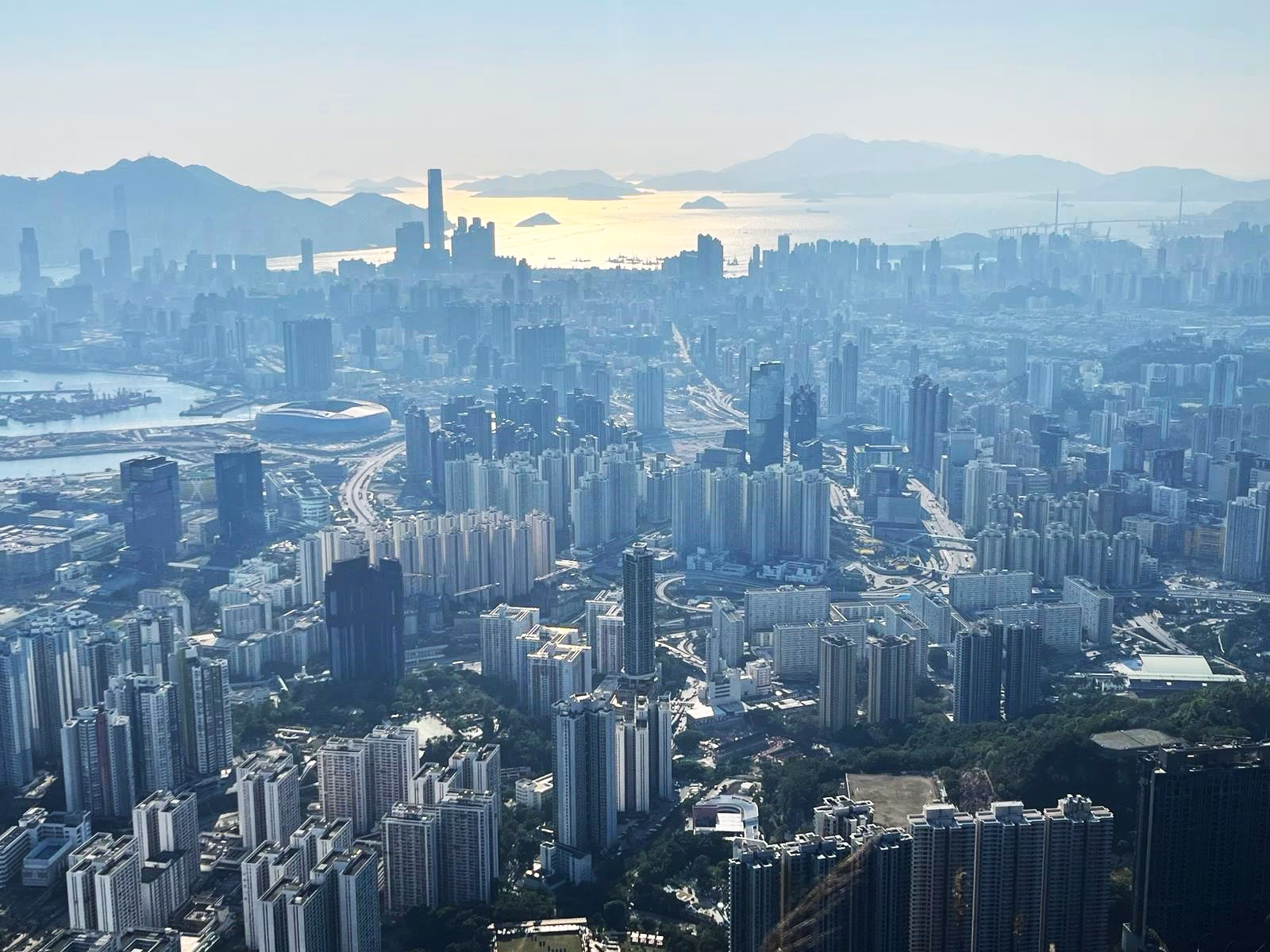 Best Hong Kong travel guide for first-timers for a real adventure!
