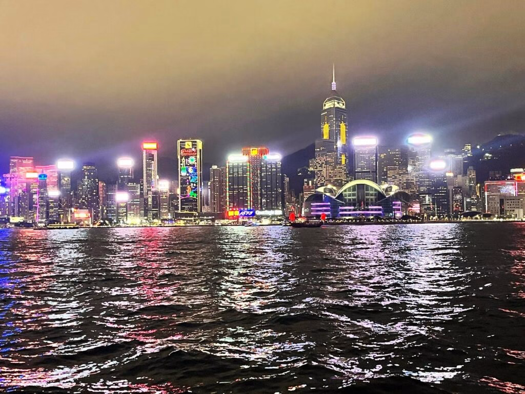 Finding the best view for the Kong Kong skyline.