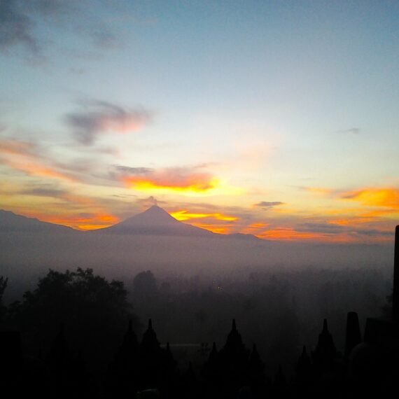 How to get to Borobudur Temple – the most mystique place in Indonesia!