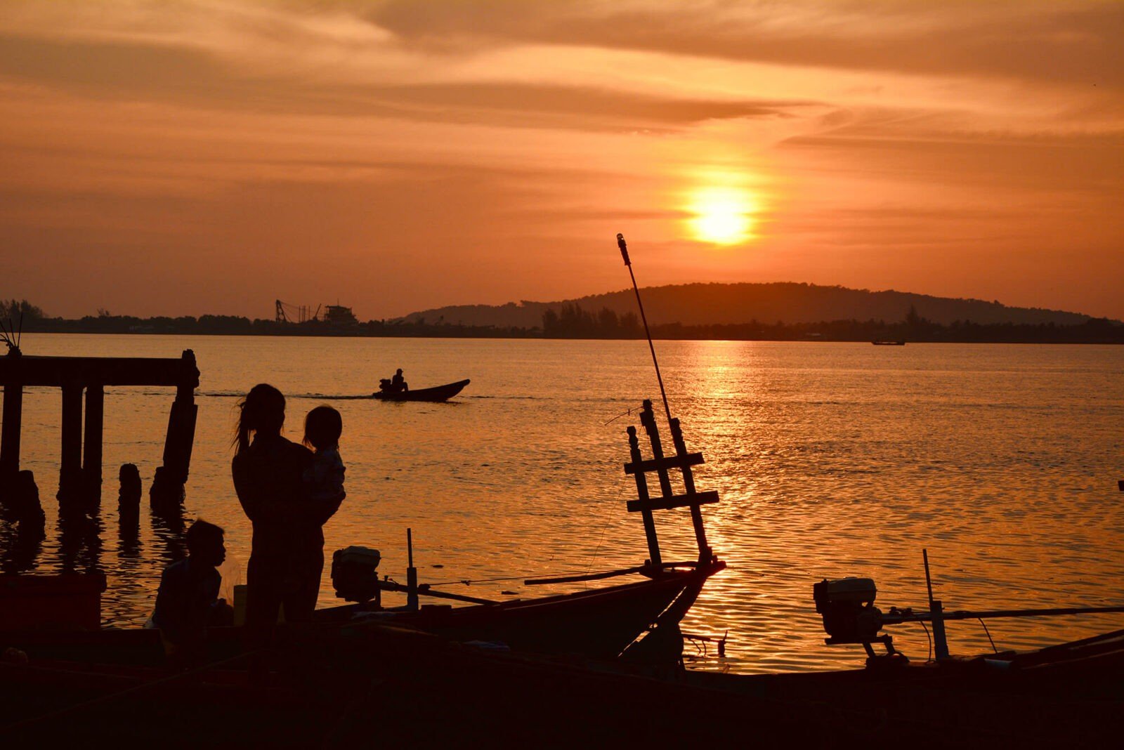 From Trat (Thailand) to Koh Kong land border crossing ( Cambodia).
