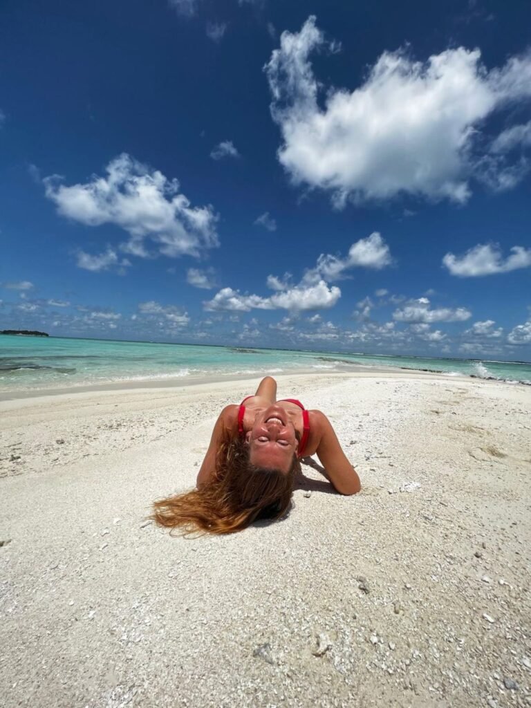 Complete travel guide to Maldives.