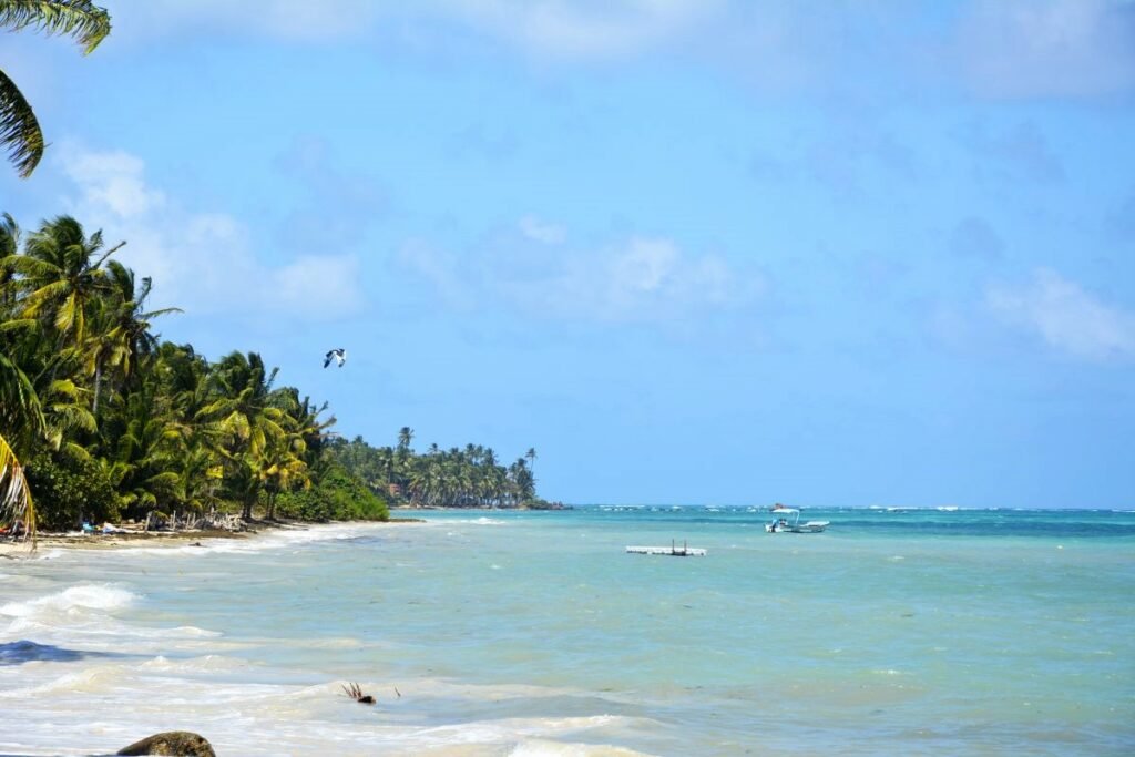 5-day adventurous travel guide to Little Corn Island - Carebbean paradise.