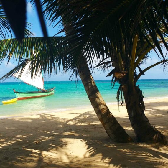 5-day adventurous travel guide to Little Corn Island - Carebbean paradise.