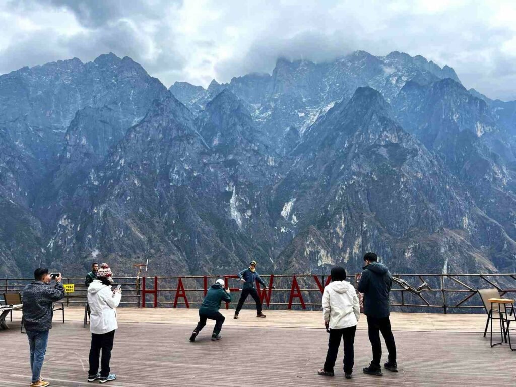 Complete guide on hiking Tiger Leaping Gorge – a gateway to the Tibetan plateau - freestyletraveling.com