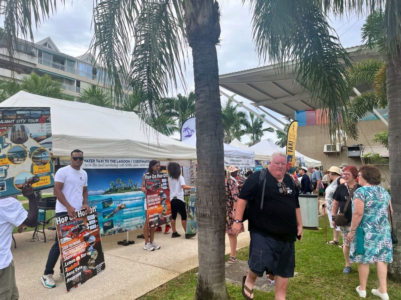 Full travel guide for New Caledonia – home to world’s largest lagoon.