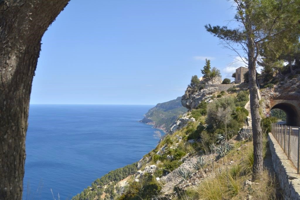 All you need to know about car hire in Spain - mallorca