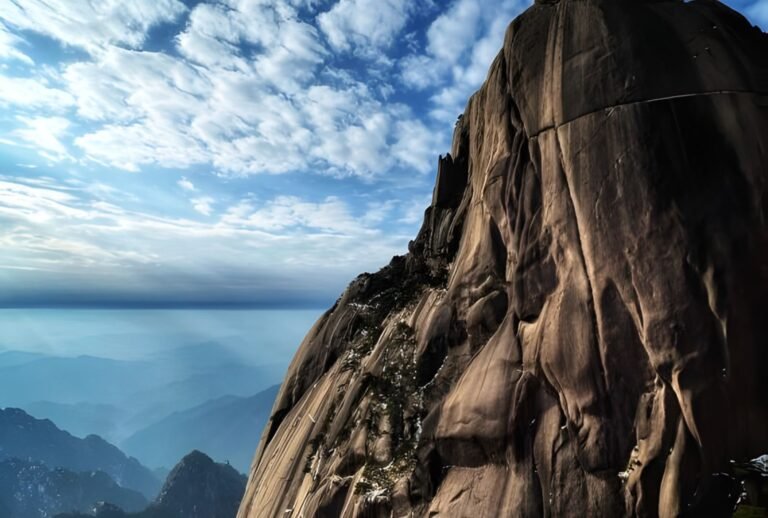 Hiking Huangshan Mountains - the Yellow Mountains China