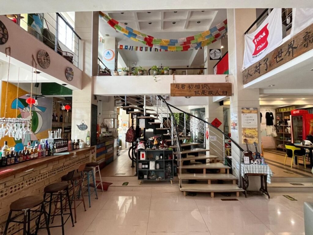 Kunlun International Hostel - Hiking Huangshan Mountains – Avatar Yellow Mountains Scenic Area in China.