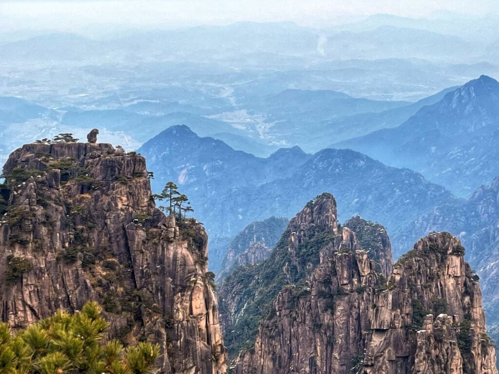 Monkey Peak -Huangshan Mountains - Hiking Huangshan Mountains – Avatar Yellow Mountains Scenic Area in China.