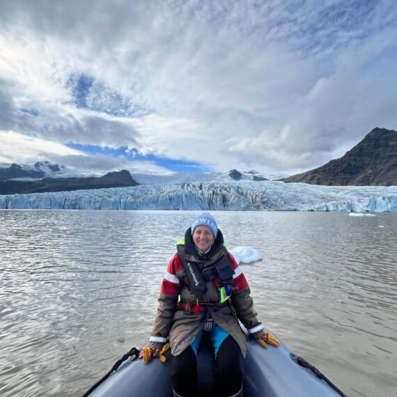 Full guide to memorable ice-caving in Iceland!