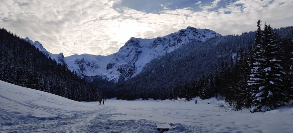 Full guide on Giewont hike in Zakopane in Tatra Mountains.