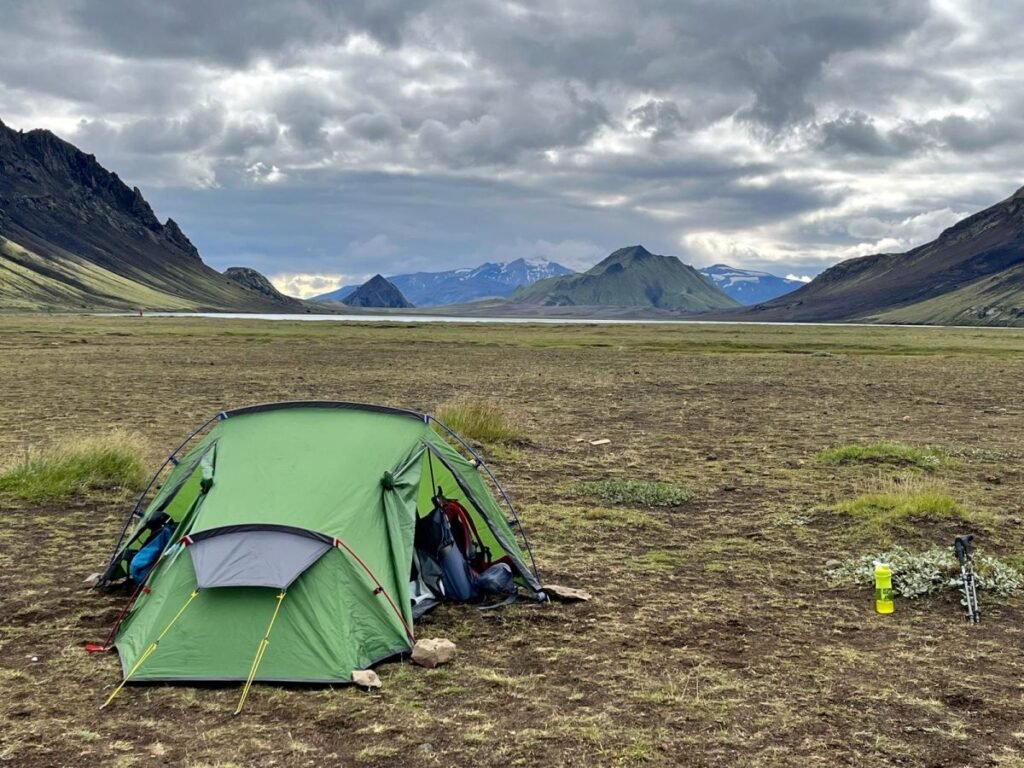 Alftavatn Hut and camping site.