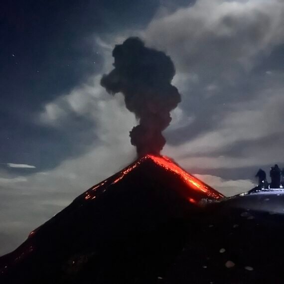 Acatenango Volcano hike difficulty & watching Fuego Volcano eruption.