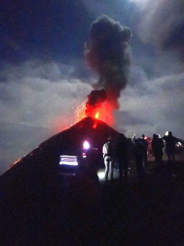 Volcan Acatenango Hike