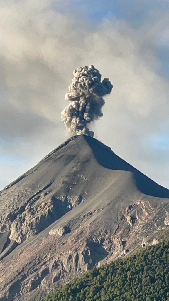Volcan Acatenango Hike
