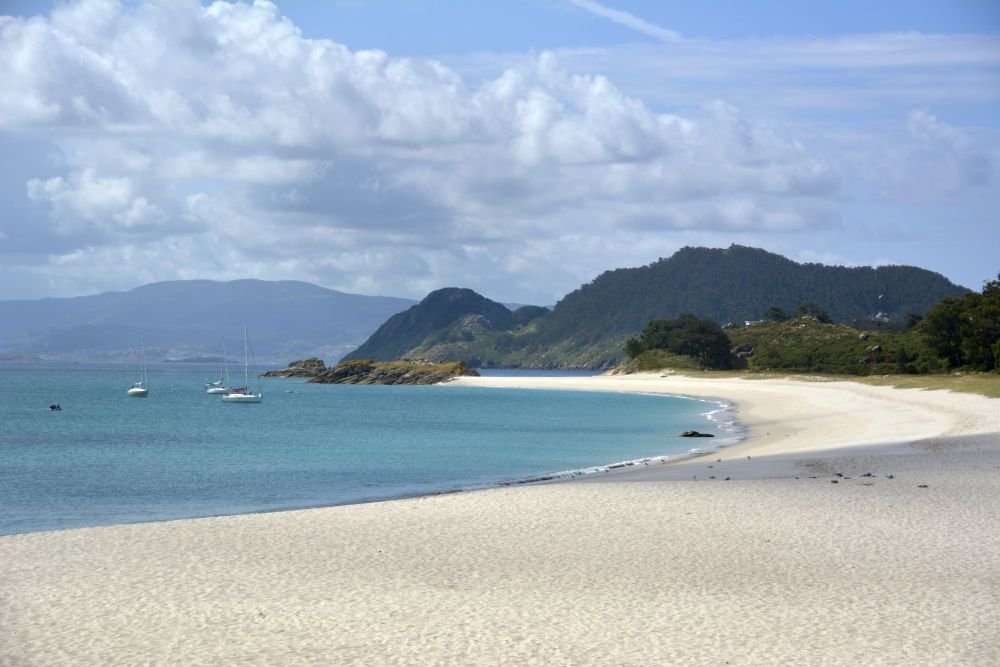 How to get to Cies Islands in Spain?