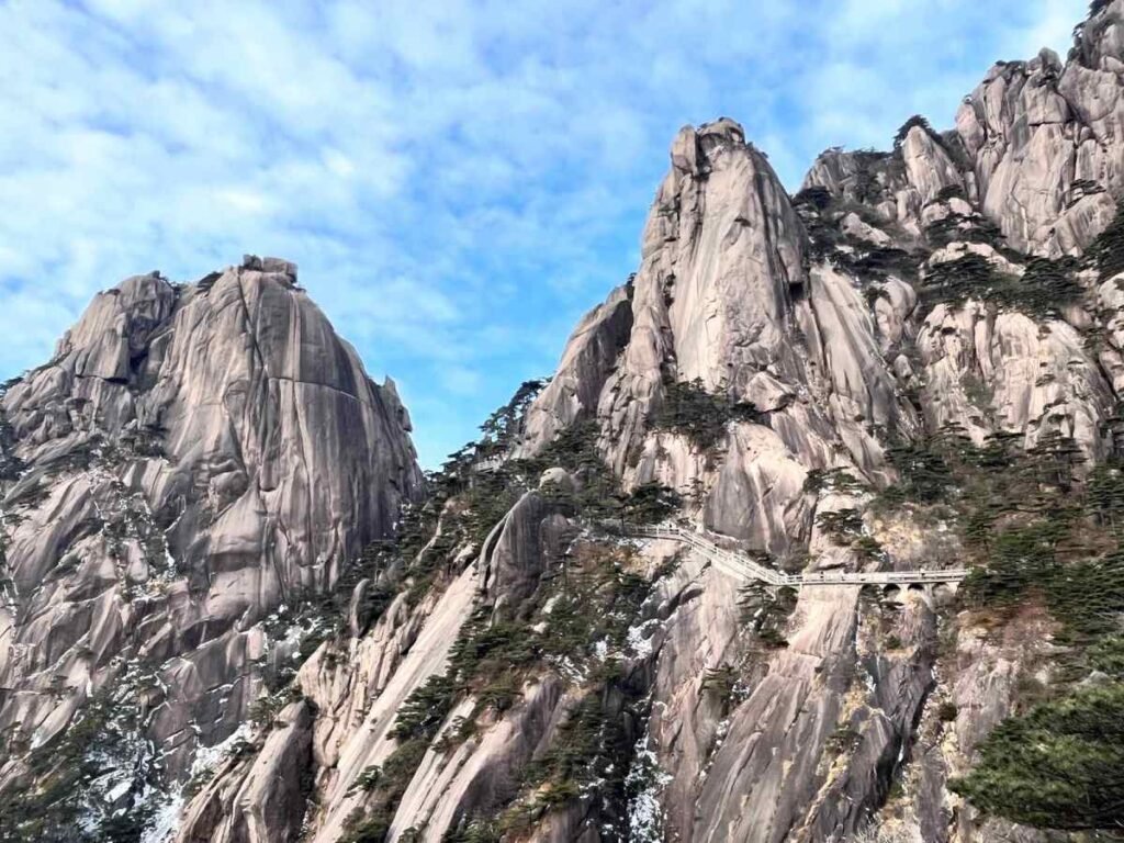 Hiking Huangshan Mountains - the Avatar Mountains in China