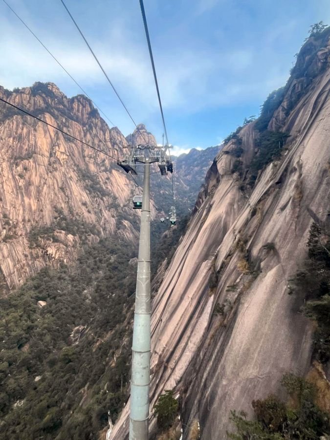 Huanshan Mountains - Hiking Yellow Mountains China.