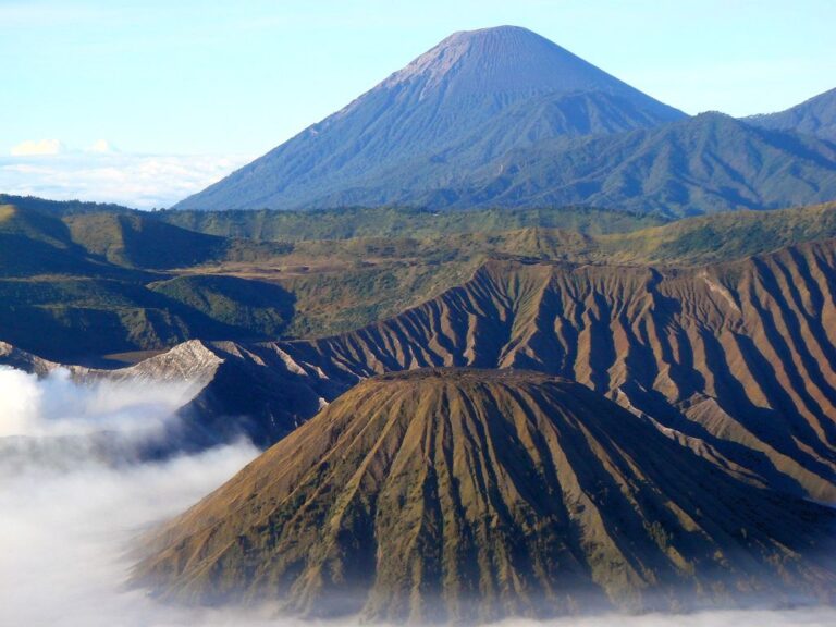 The best hikes in Bali - Hiking Mount Bromo